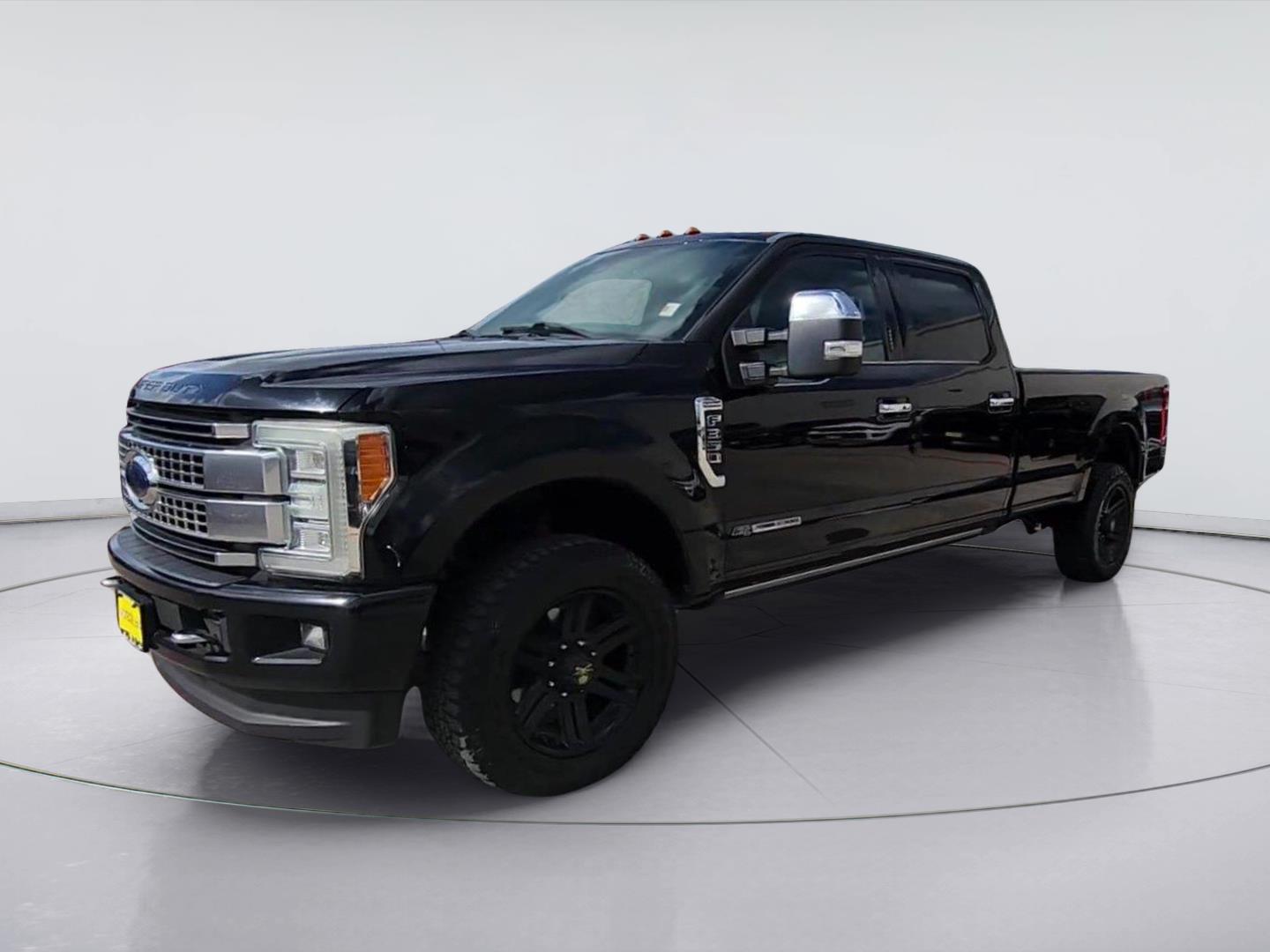 2017 Ford F-350 Platinum Image 1 of 34