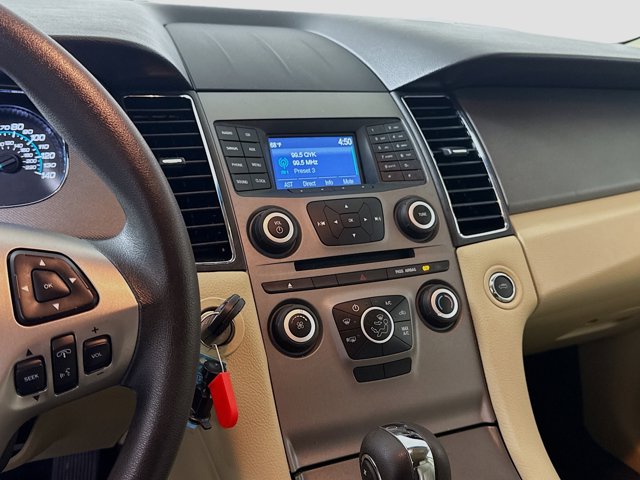 2017 Ford Taurus SE Image 26 of 34