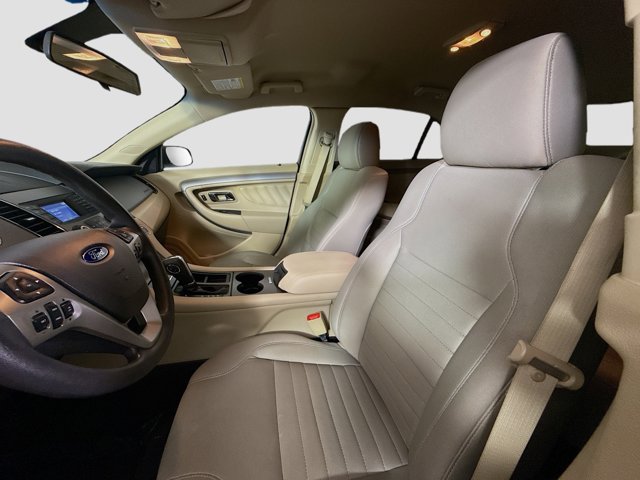 2017 Ford Taurus SE Image 17 of 34