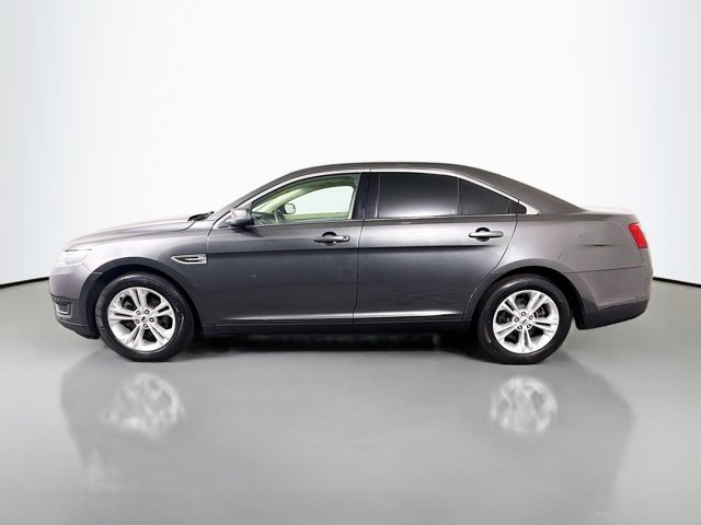 2017 Ford Taurus SE Image 7 of 34