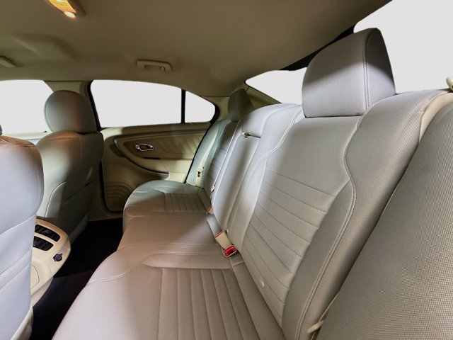 2017 Ford Taurus SE Image 14 of 34