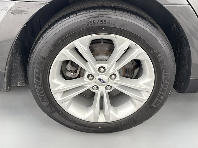 2017 Ford Taurus SE Image 11 of 34