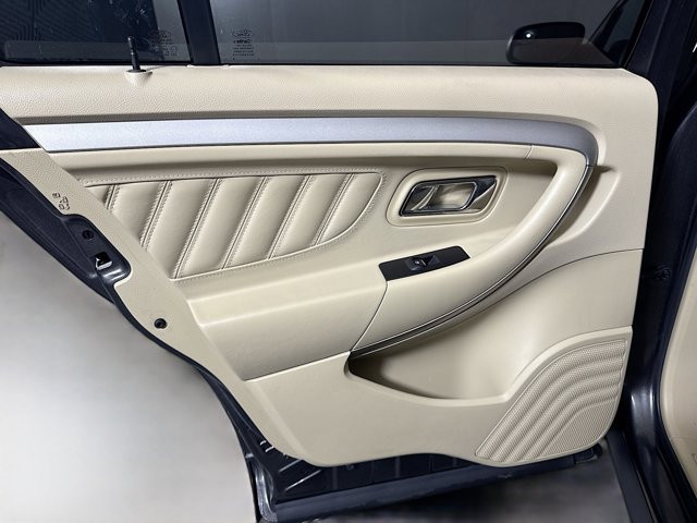 2017 Ford Taurus SE Image 28 of 34