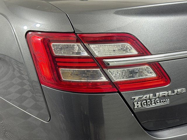 2017 Ford Taurus SE Image 32 of 34