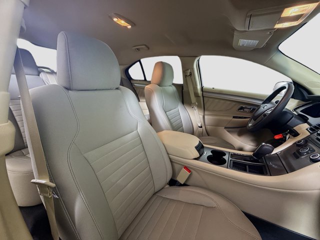 2017 Ford Taurus SE Image 16 of 34