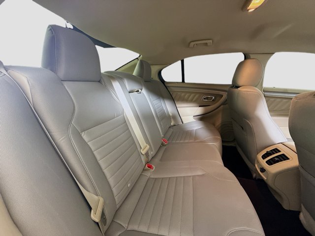 2017 Ford Taurus SE Image 15 of 34