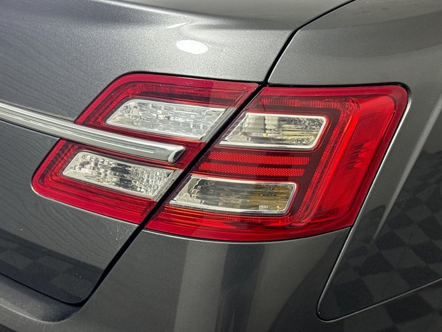 2017 Ford Taurus SE Image 31 of 34