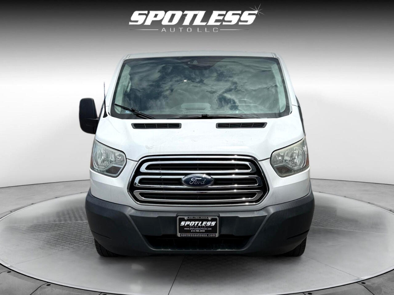 Vehicle image 3 of 24