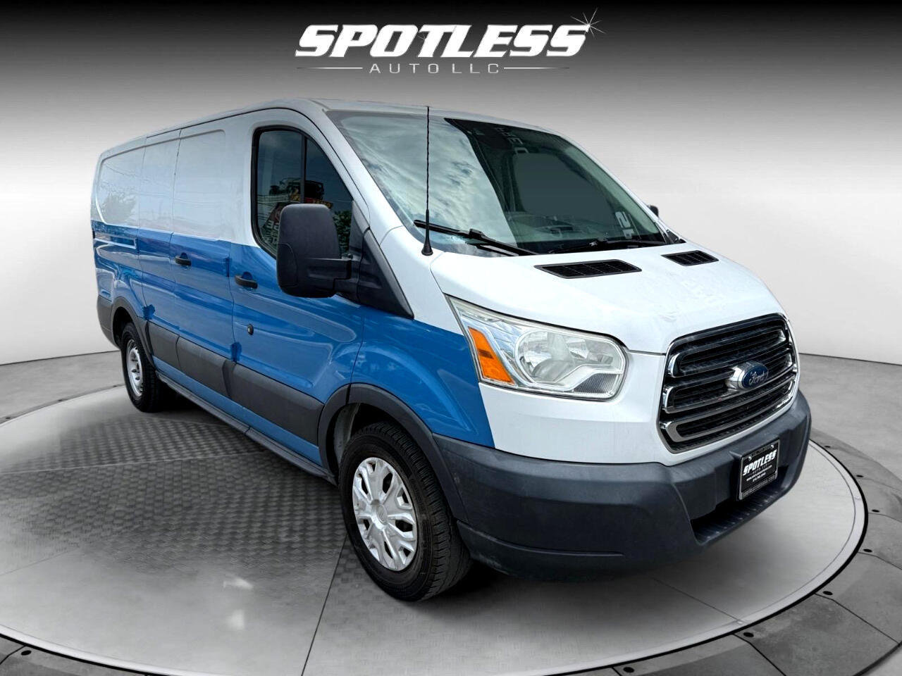 Vehicle image 5 of 24