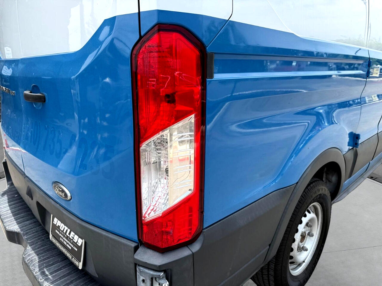 Vehicle image 13 of 24