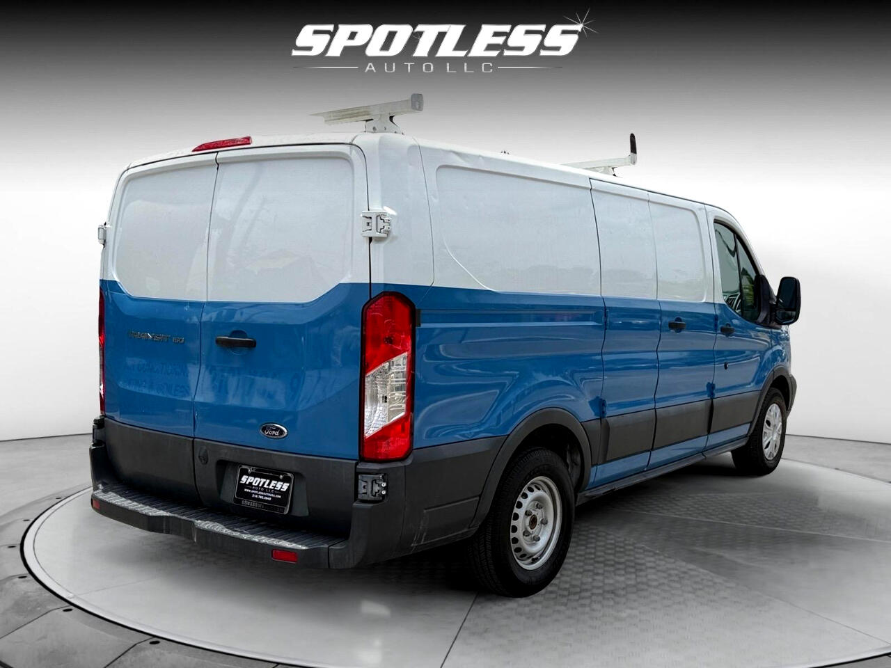 Vehicle image 7 of 24