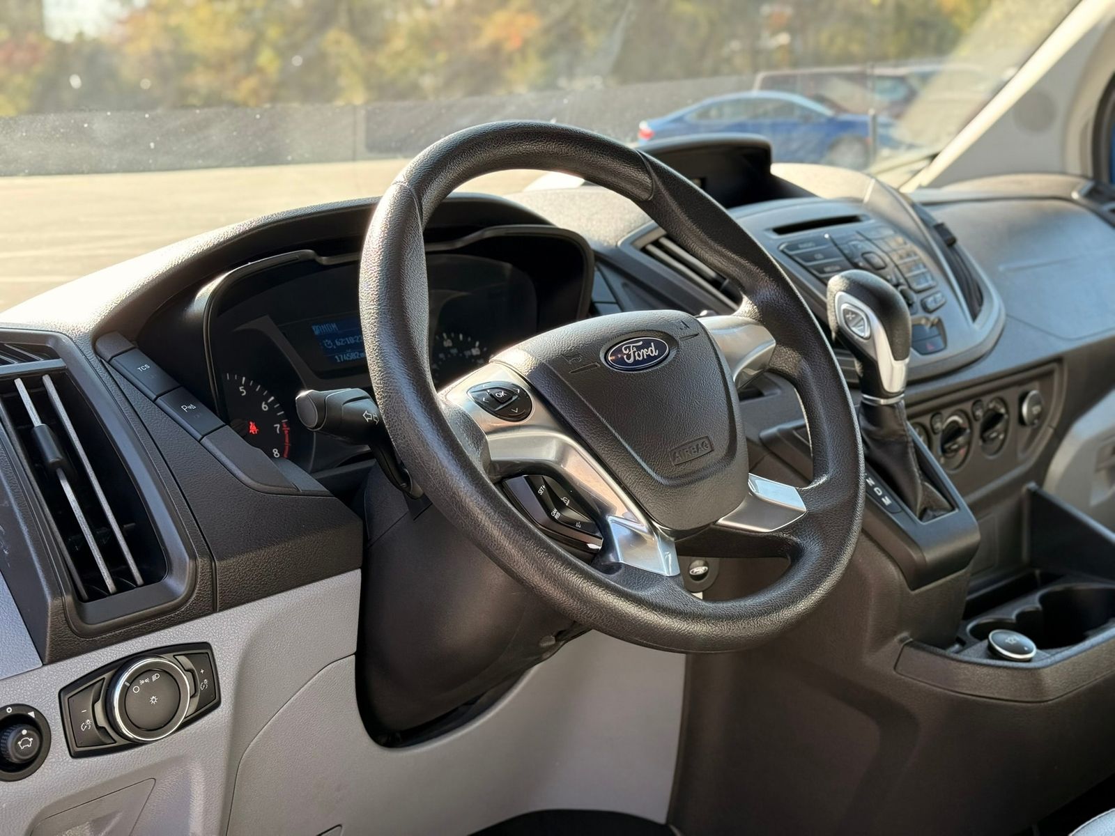 Vehicle image 16 of 42