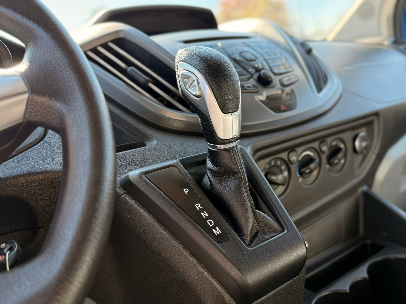 Vehicle image 17 of 42