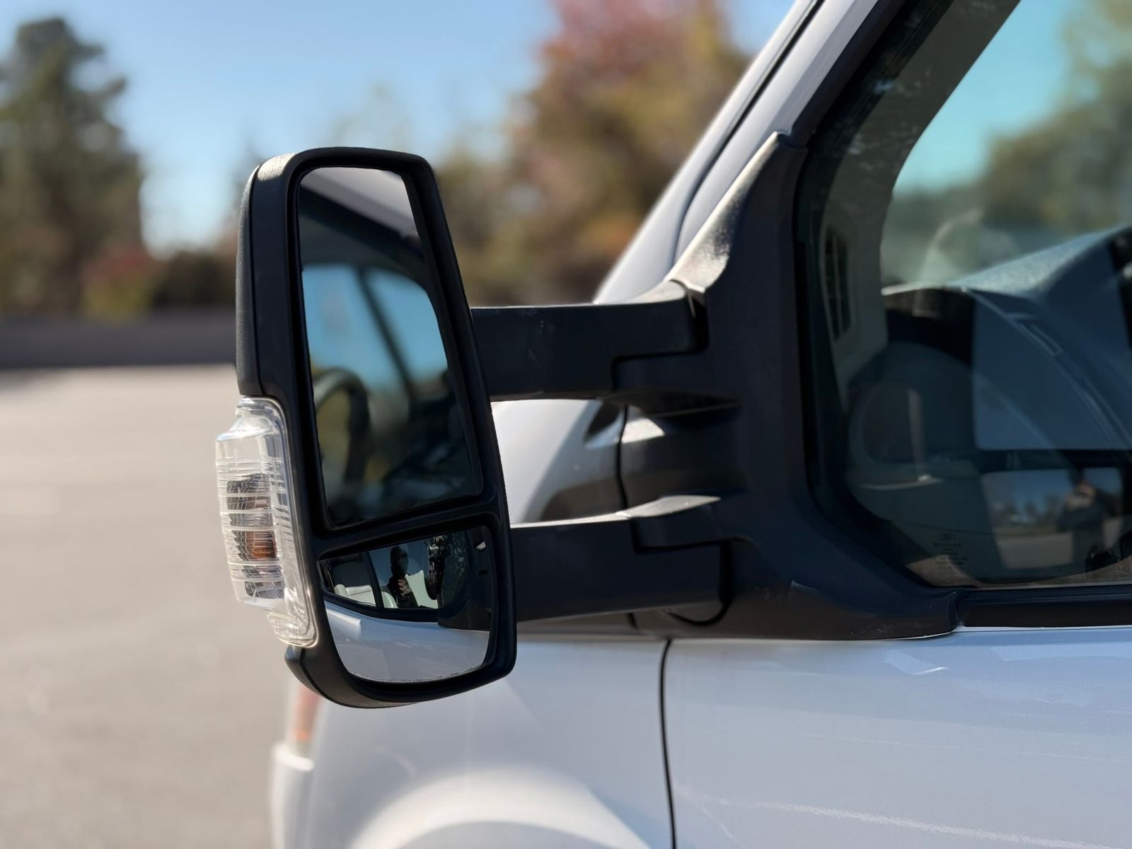 Vehicle image 19 of 42