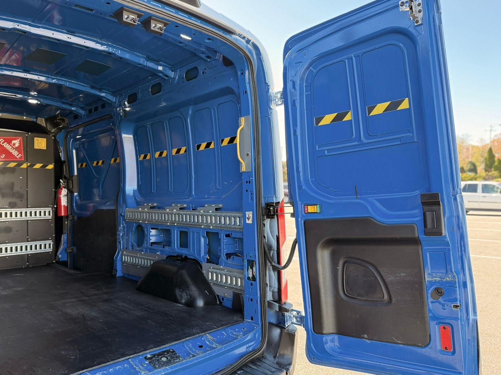 Vehicle image 20 of 42