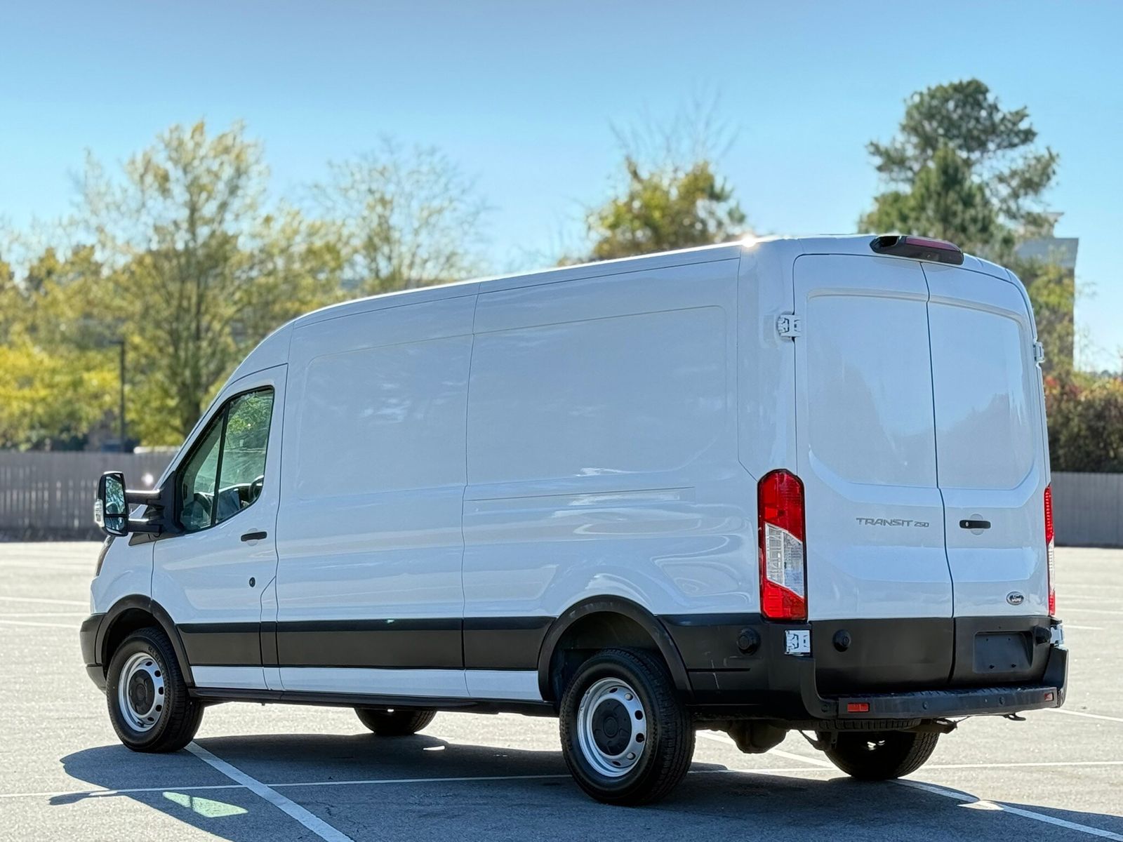 Vehicle image 7 of 42