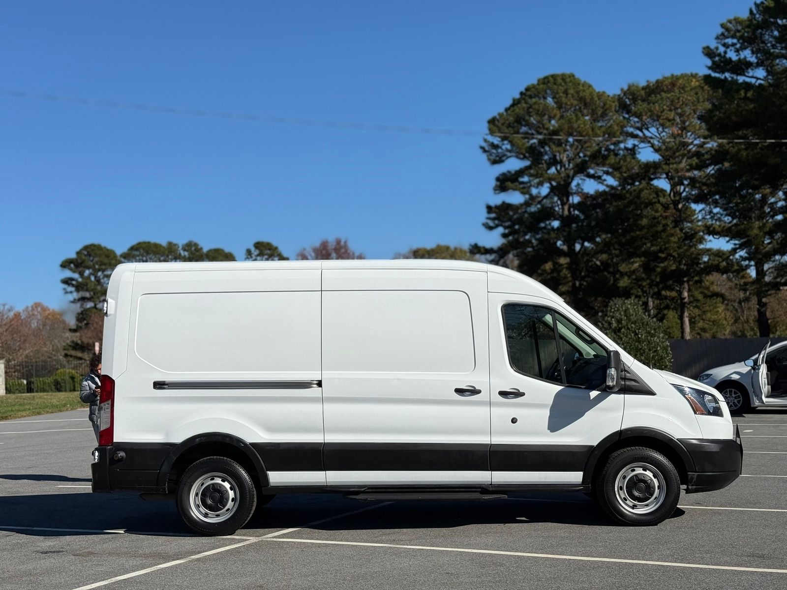 Vehicle image 6 of 42