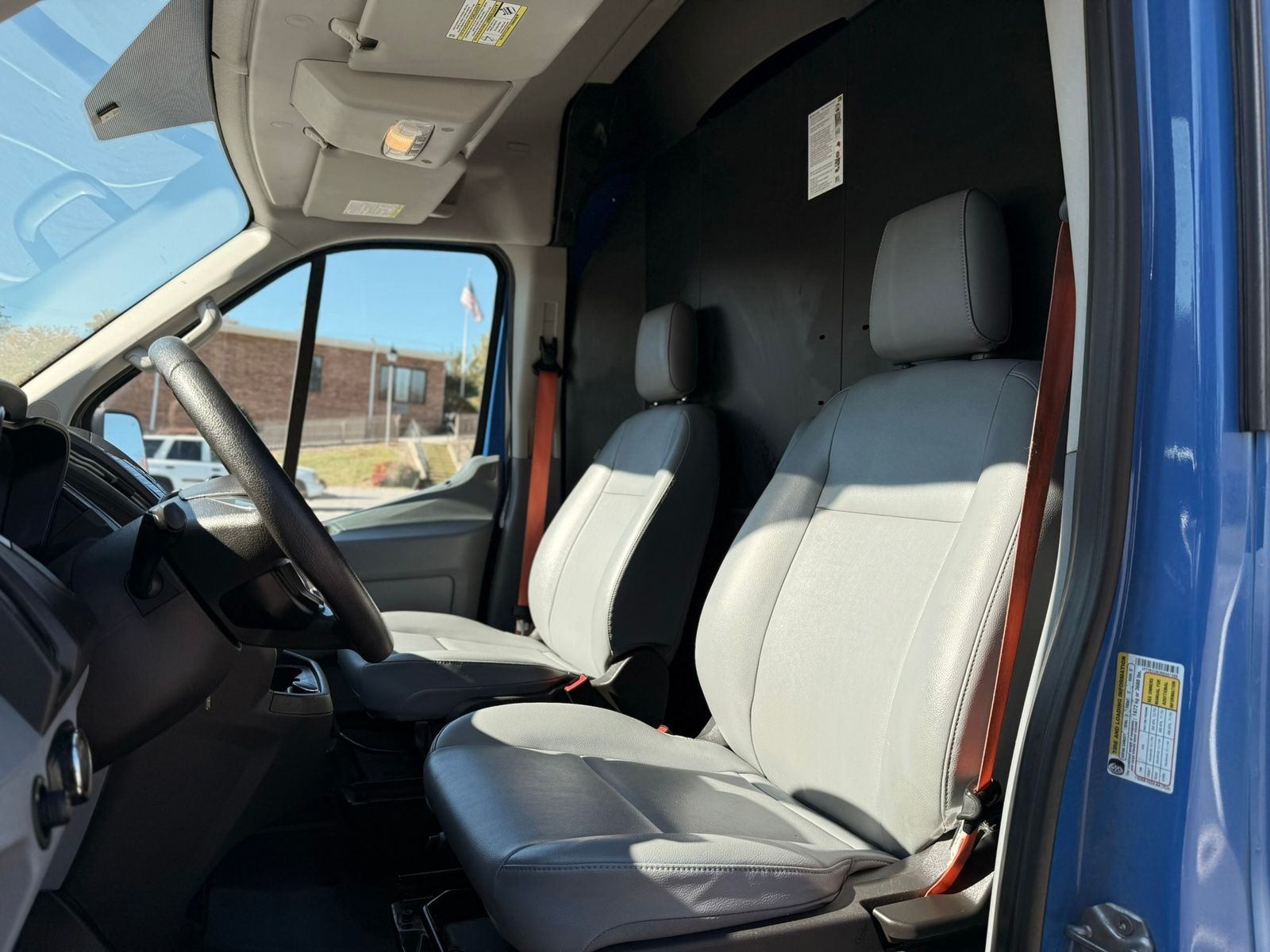 Vehicle image 15 of 42