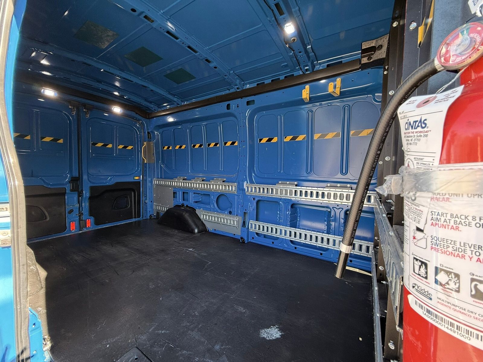 Vehicle image 26 of 42