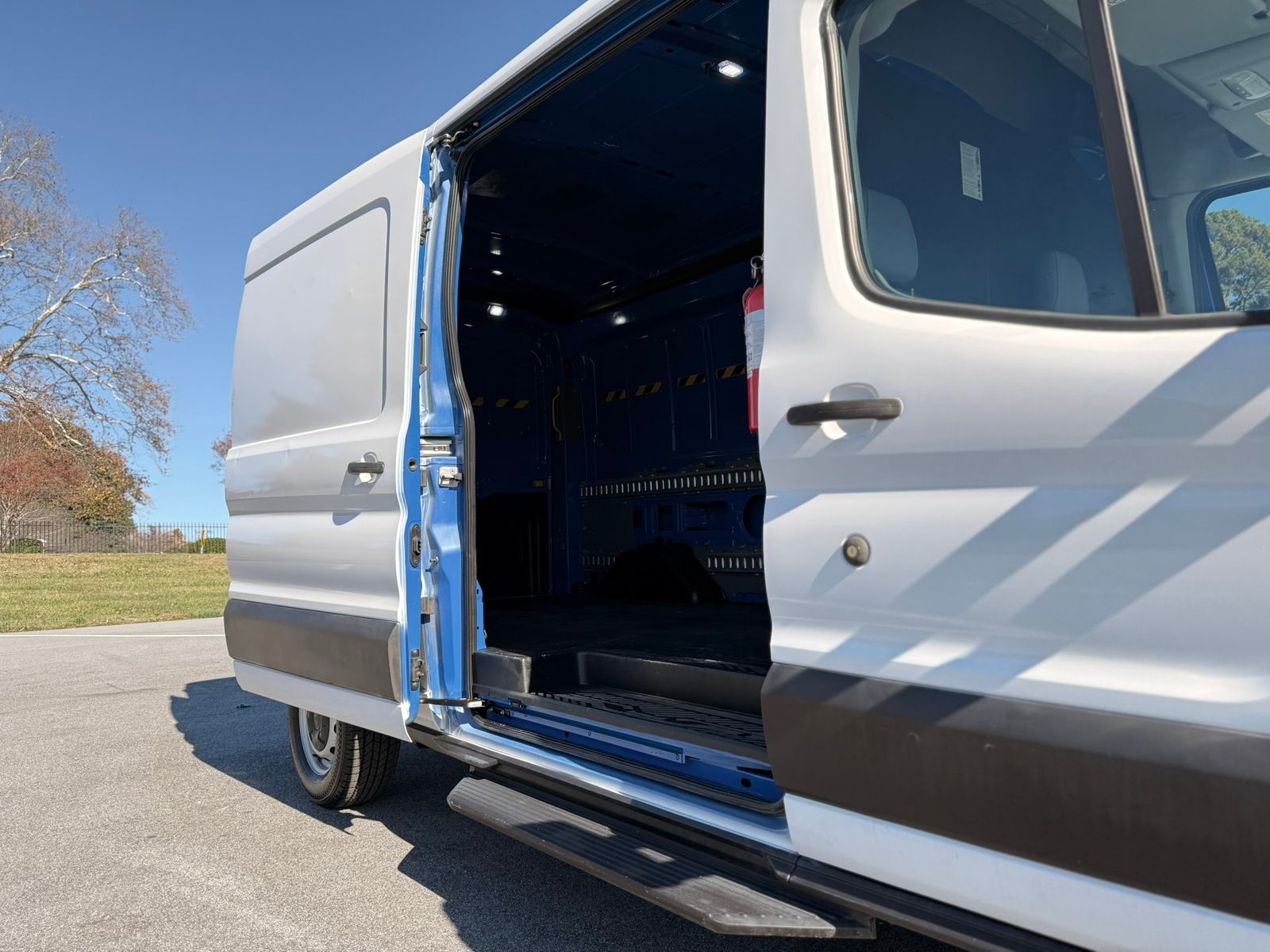 Vehicle image 24 of 42