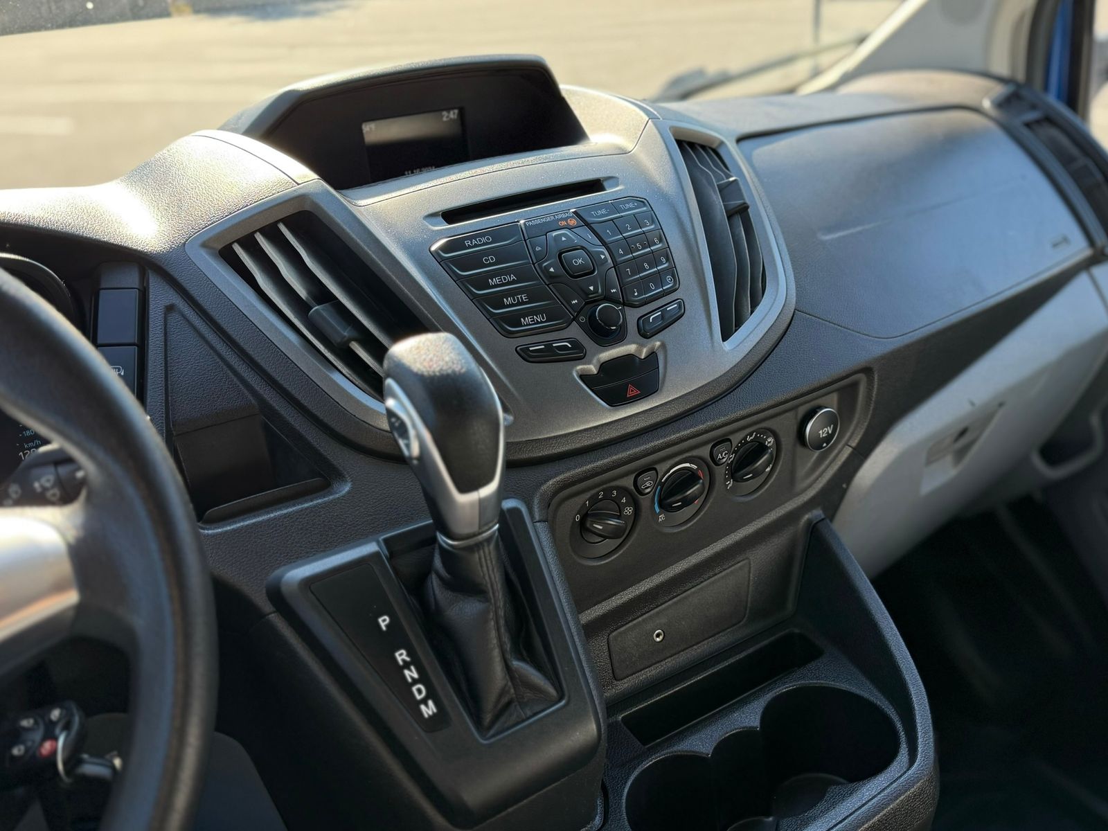 Vehicle image 39 of 42
