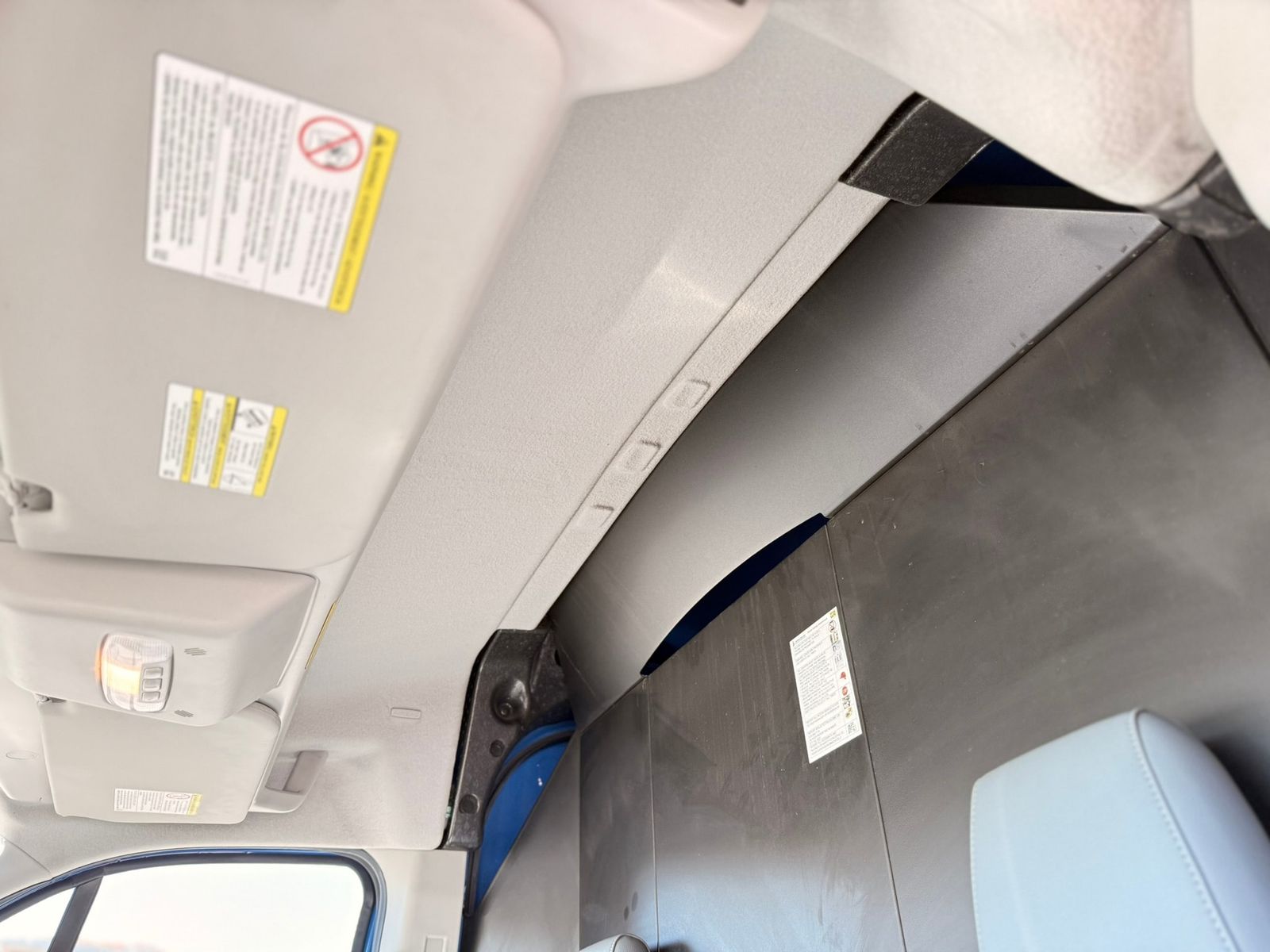 Vehicle image 18 of 42