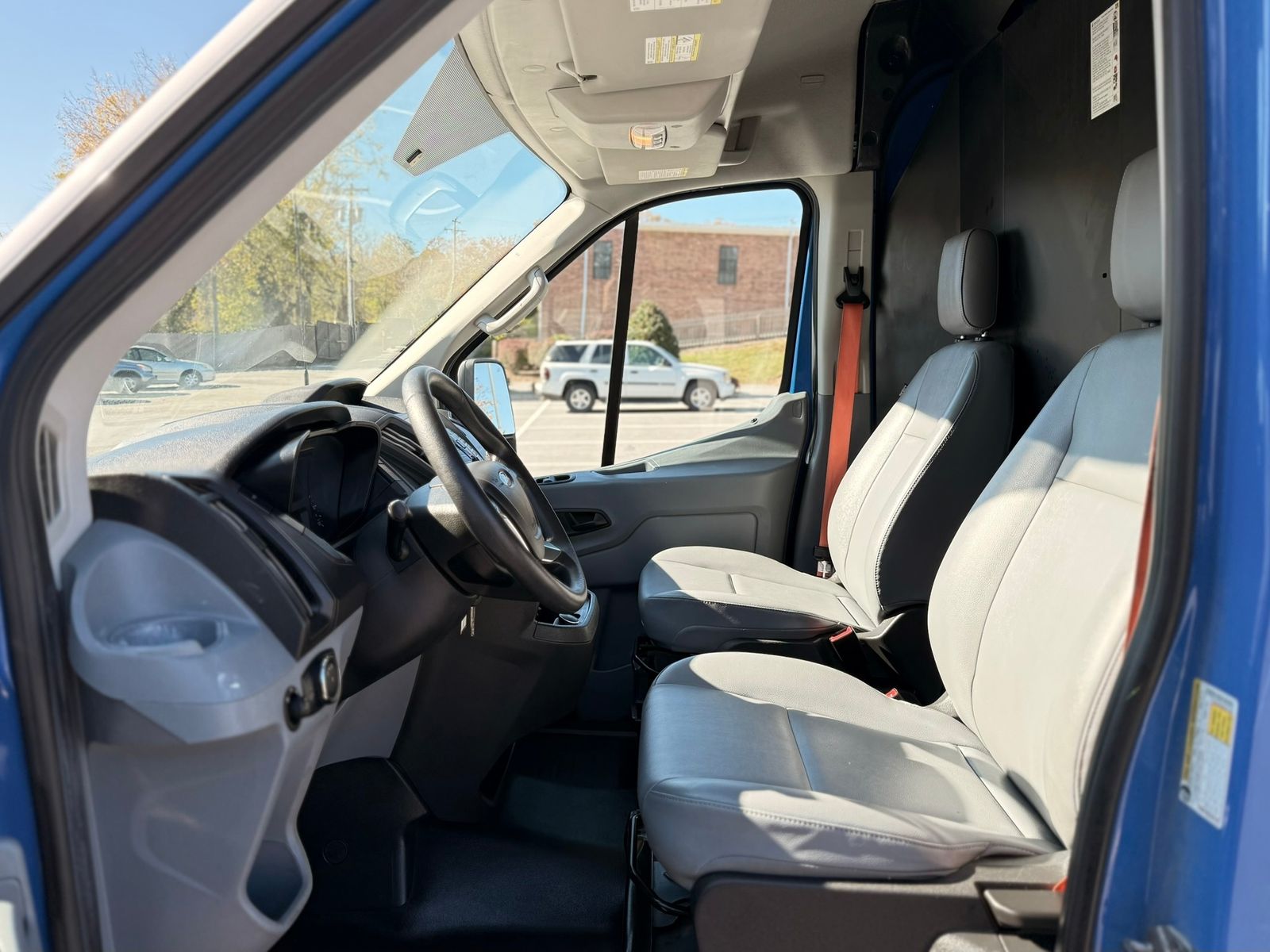 Vehicle image 13 of 42