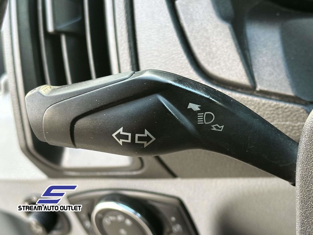 2017 Ford Transit XLT Image 26 of 35