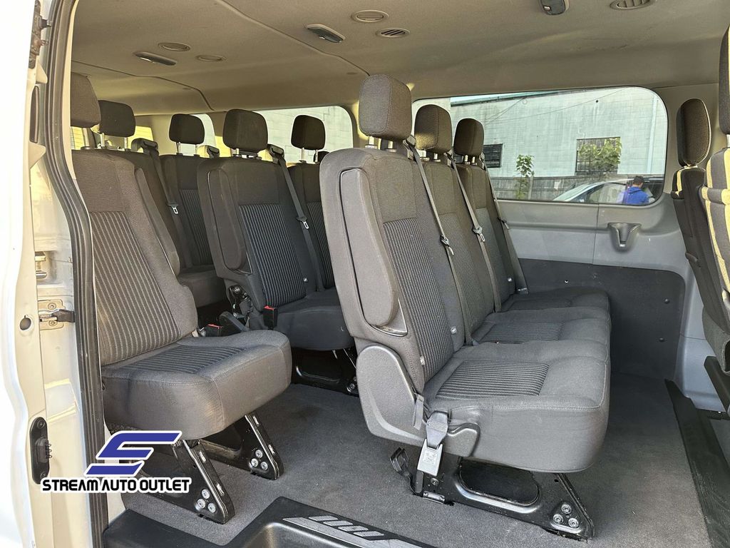 2017 Ford Transit XLT Image 11 of 35