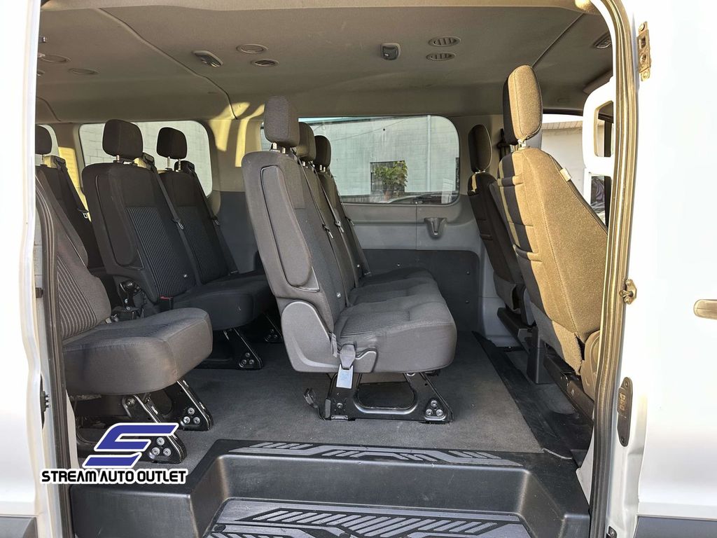 2017 Ford Transit XLT Image 29 of 35