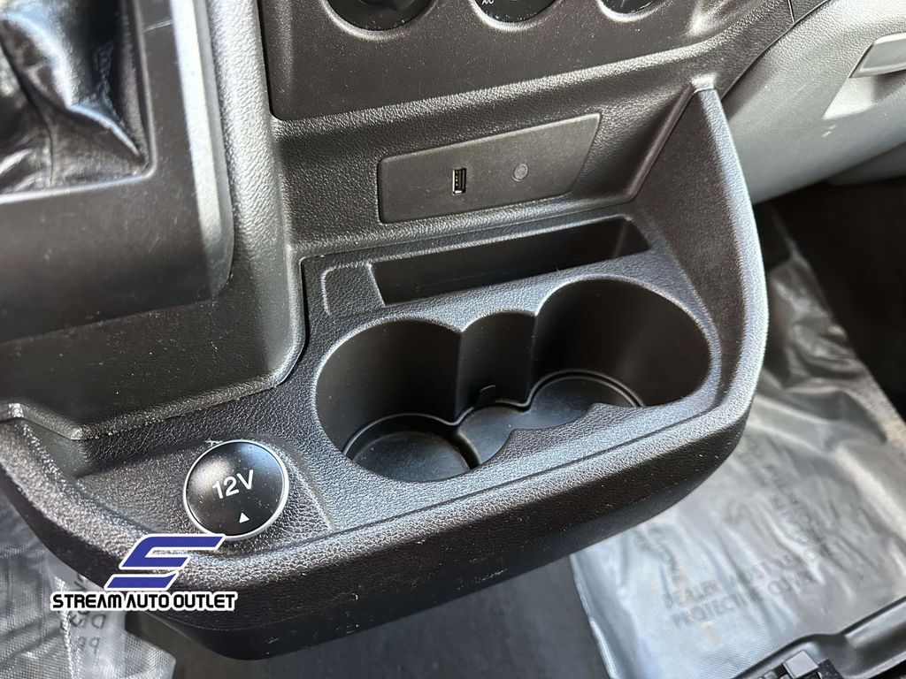 2017 Ford Transit XLT Image 21 of 35