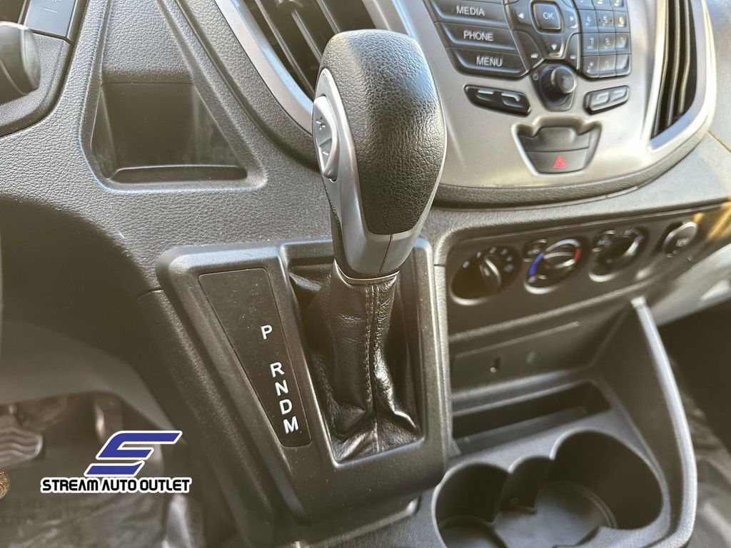 2017 Ford Transit XLT Image 31 of 35