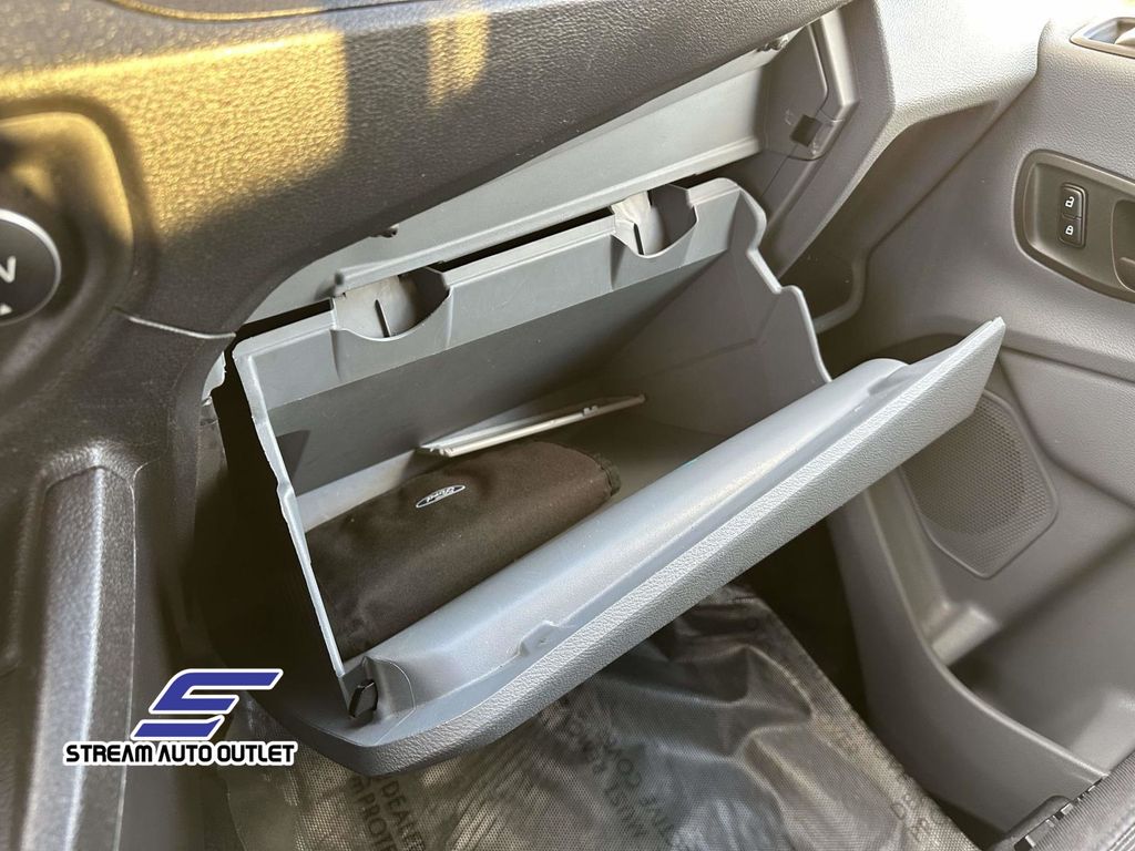 2017 Ford Transit XLT Image 19 of 35