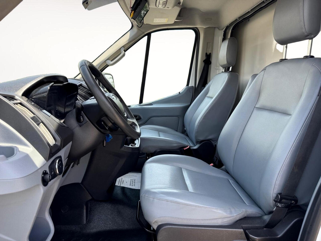 Vehicle image 20 of 25