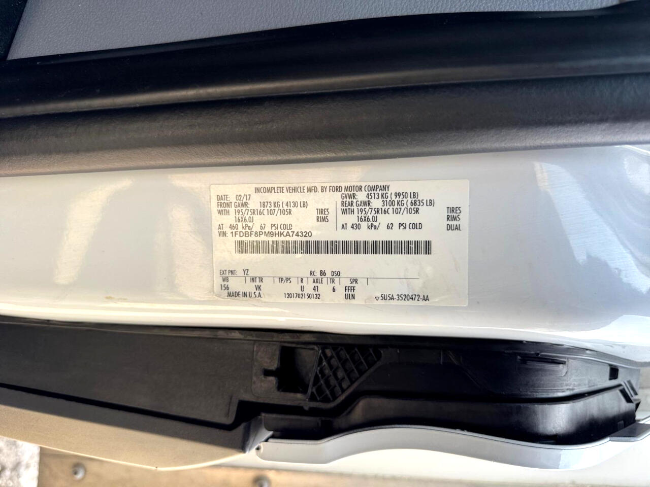 Vehicle image 18 of 25