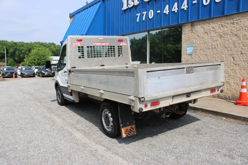 Vehicle image 7 of 19