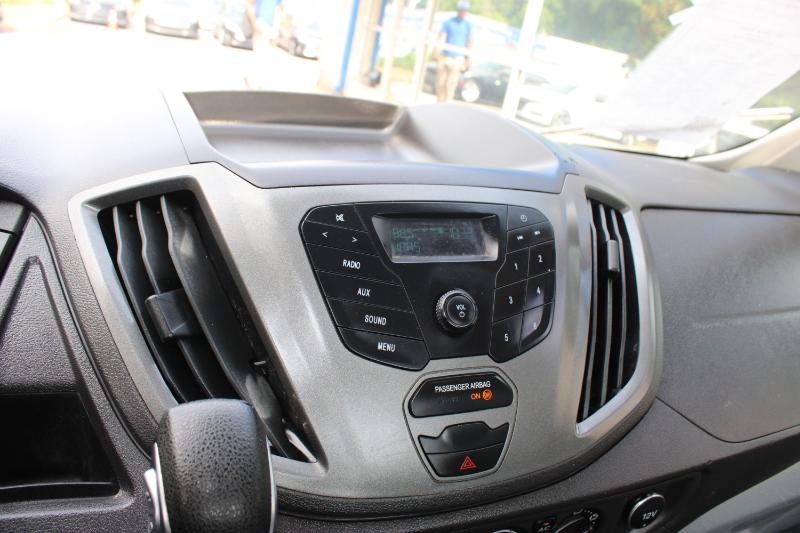 Vehicle image 18 of 19