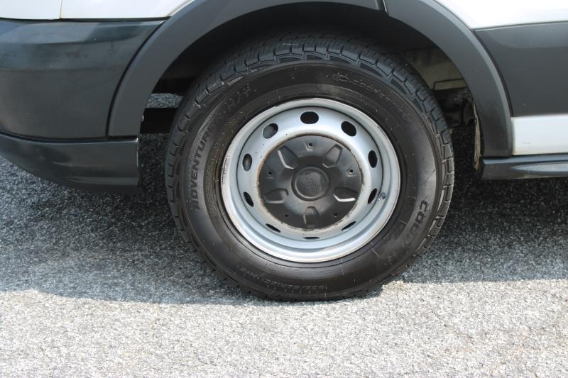 Vehicle image 10 of 19