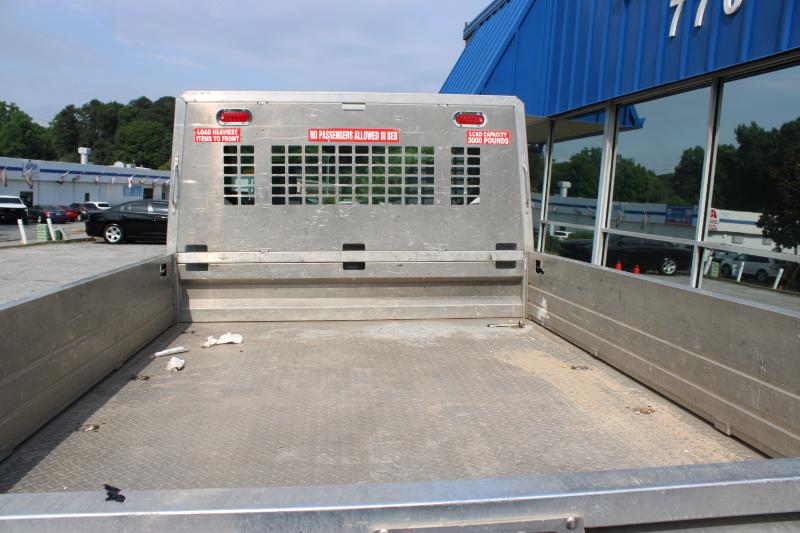 Vehicle image 9 of 19
