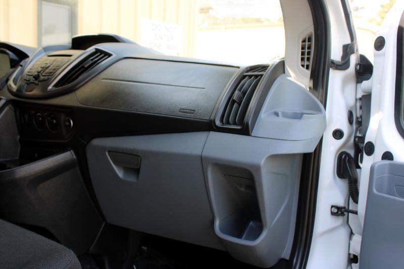 Vehicle image 17 of 22
