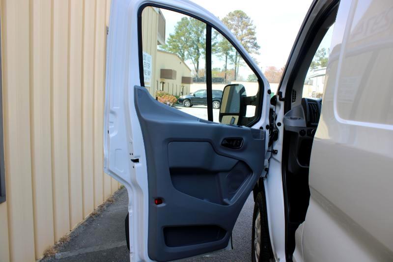 Vehicle image 15 of 22