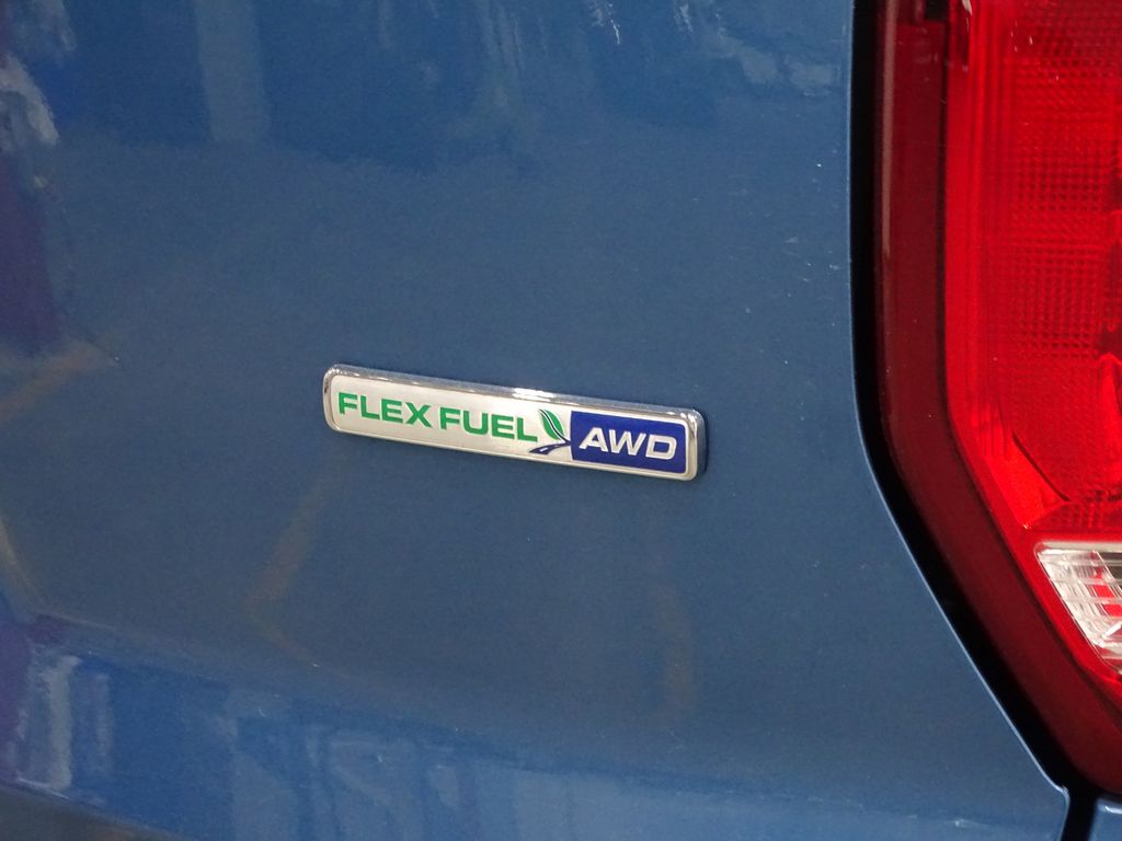 Vehicle image 31 of 38