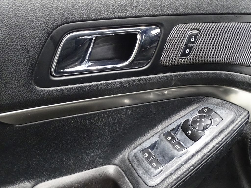 Vehicle image 12 of 38