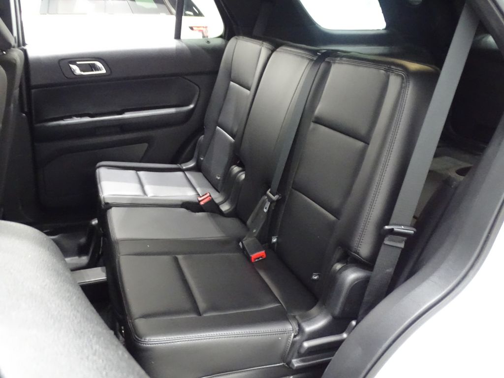 Vehicle image 9 of 38