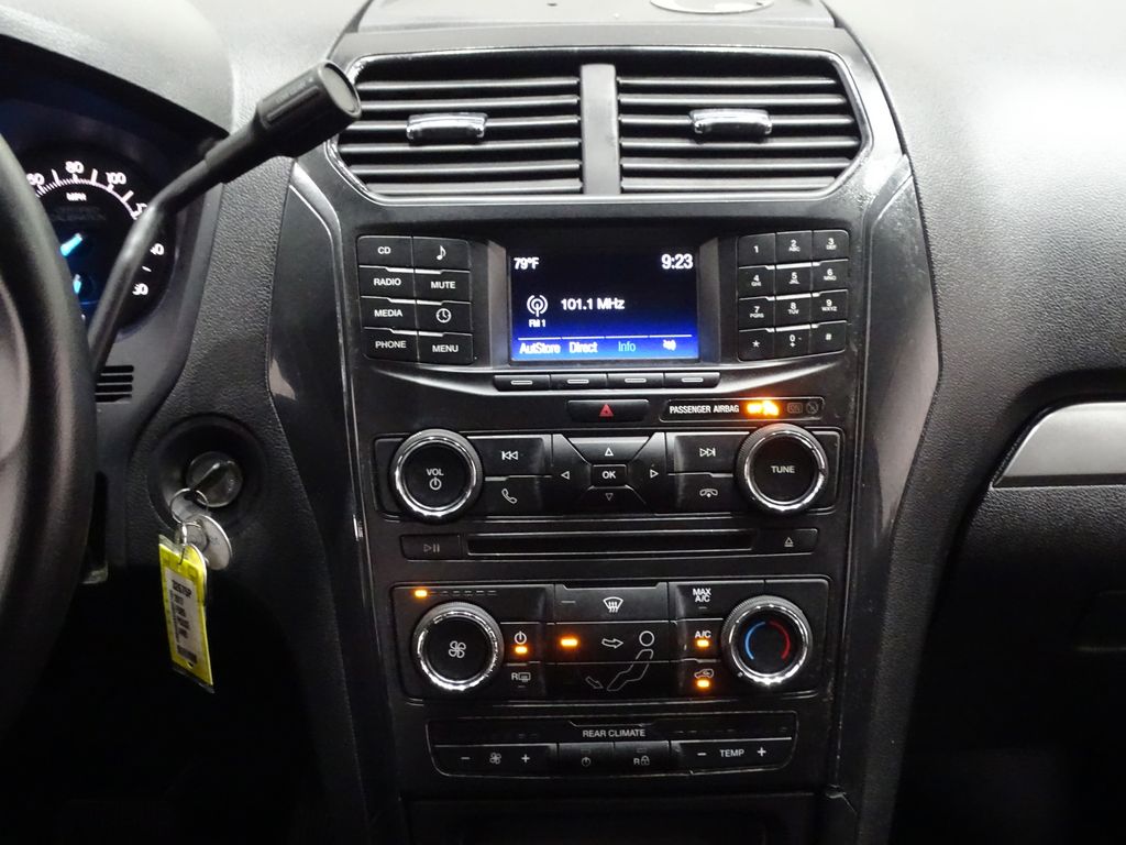 Vehicle image 23 of 38
