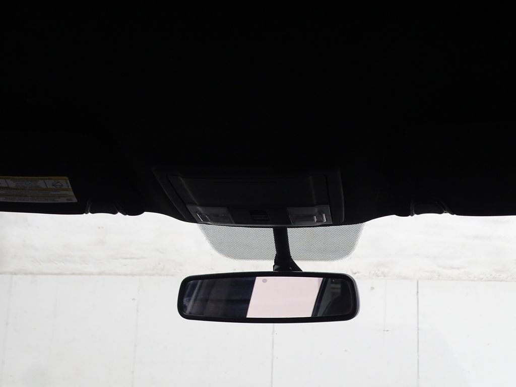 Vehicle image 21 of 38