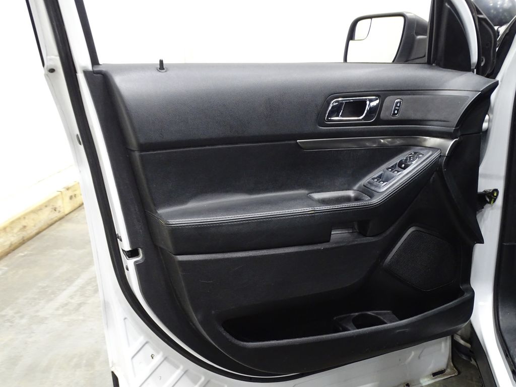 Vehicle image 11 of 38