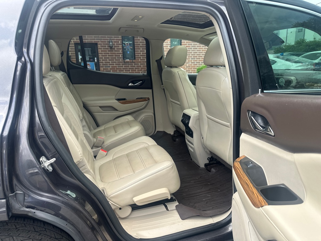 Vehicle image 18 of 58