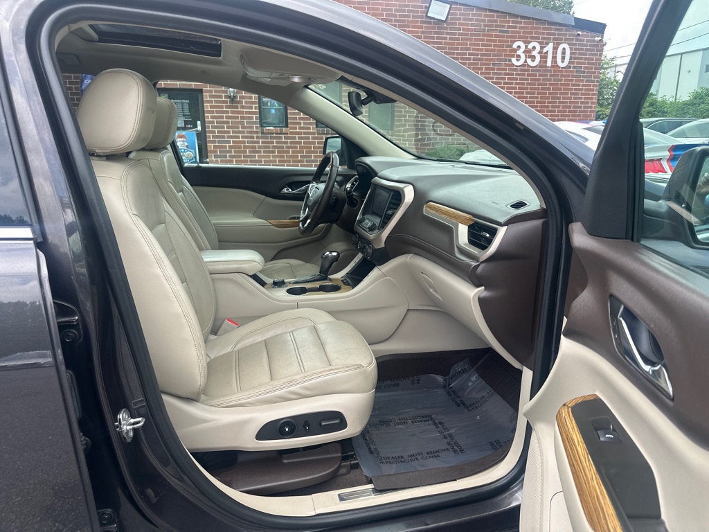 Vehicle image 21 of 58