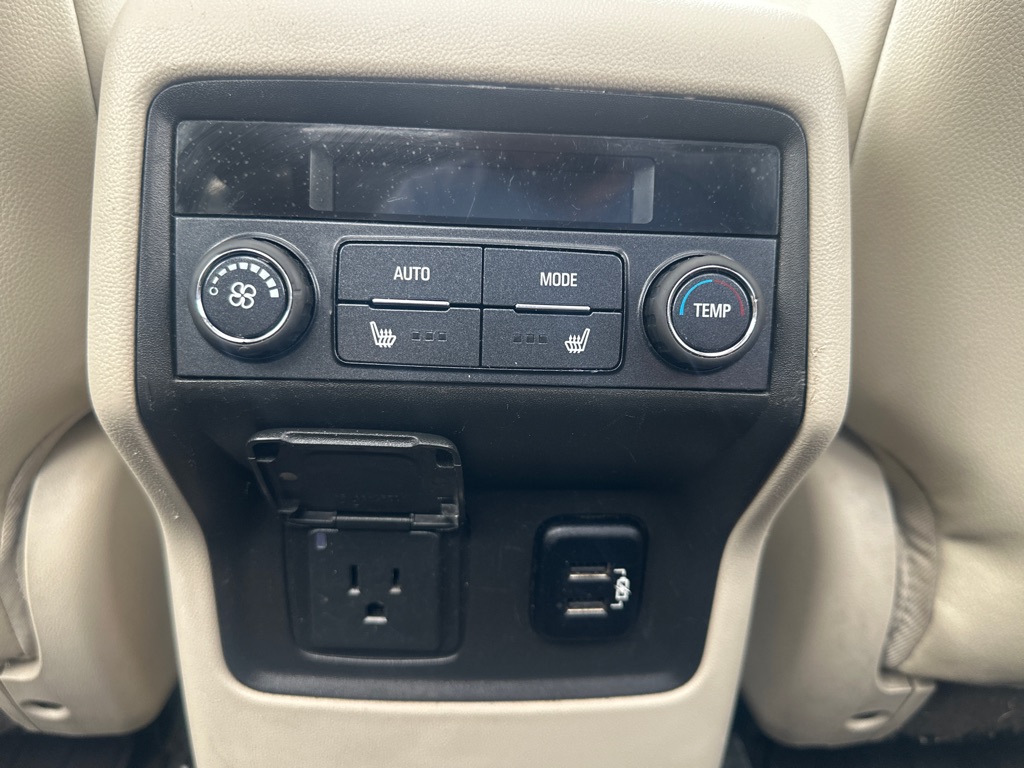 Vehicle image 37 of 58